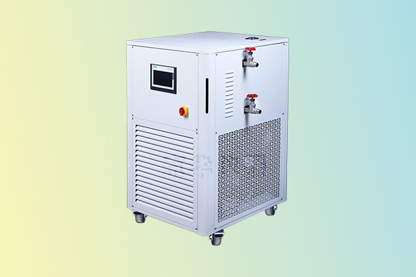 大型冷热一体机在应用中的四种常见配套应用介绍